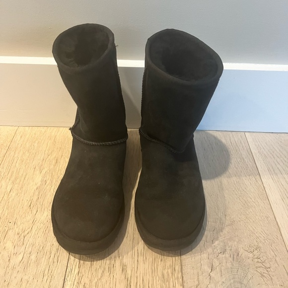 UGG classic short boot II - Picture 7 of 9